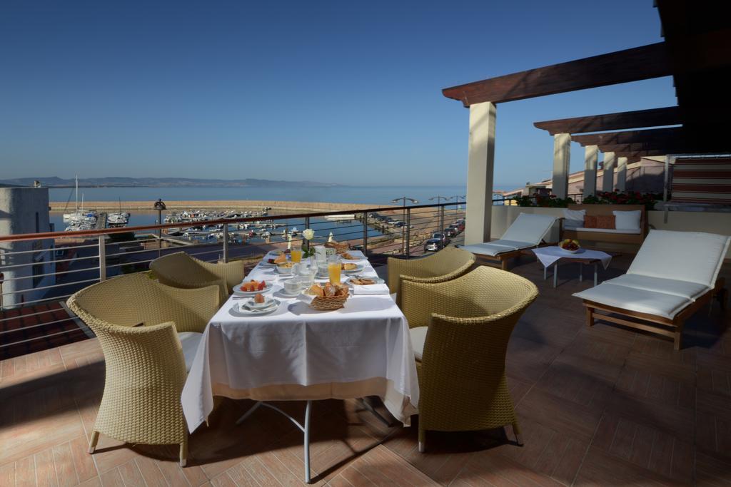 Hotel Corallo Isola Rossa Ngoại thất bức ảnh