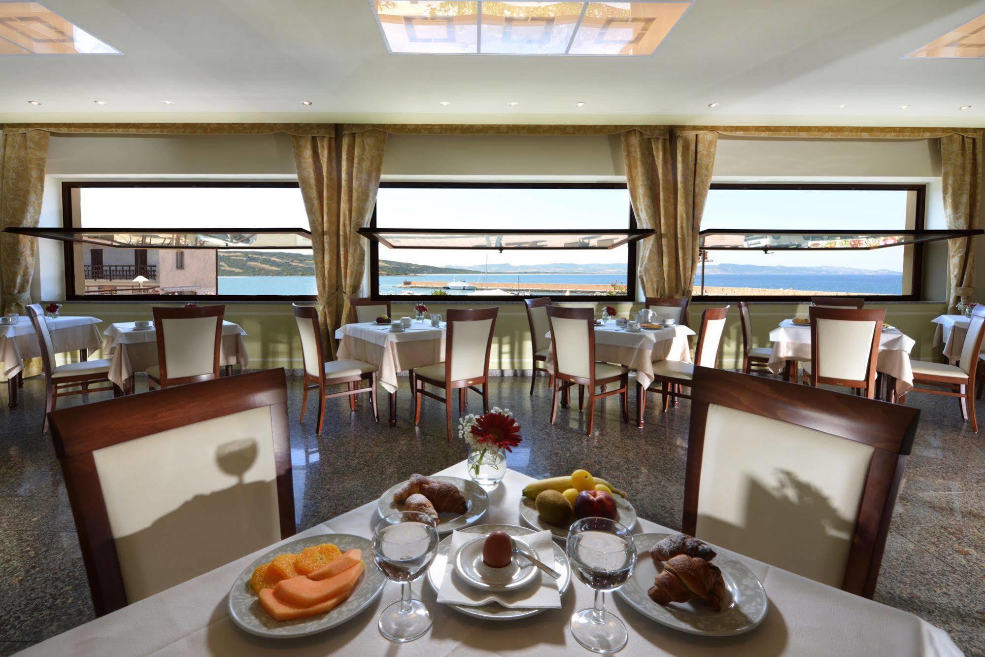 Hotel Corallo Isola Rossa Ngoại thất bức ảnh