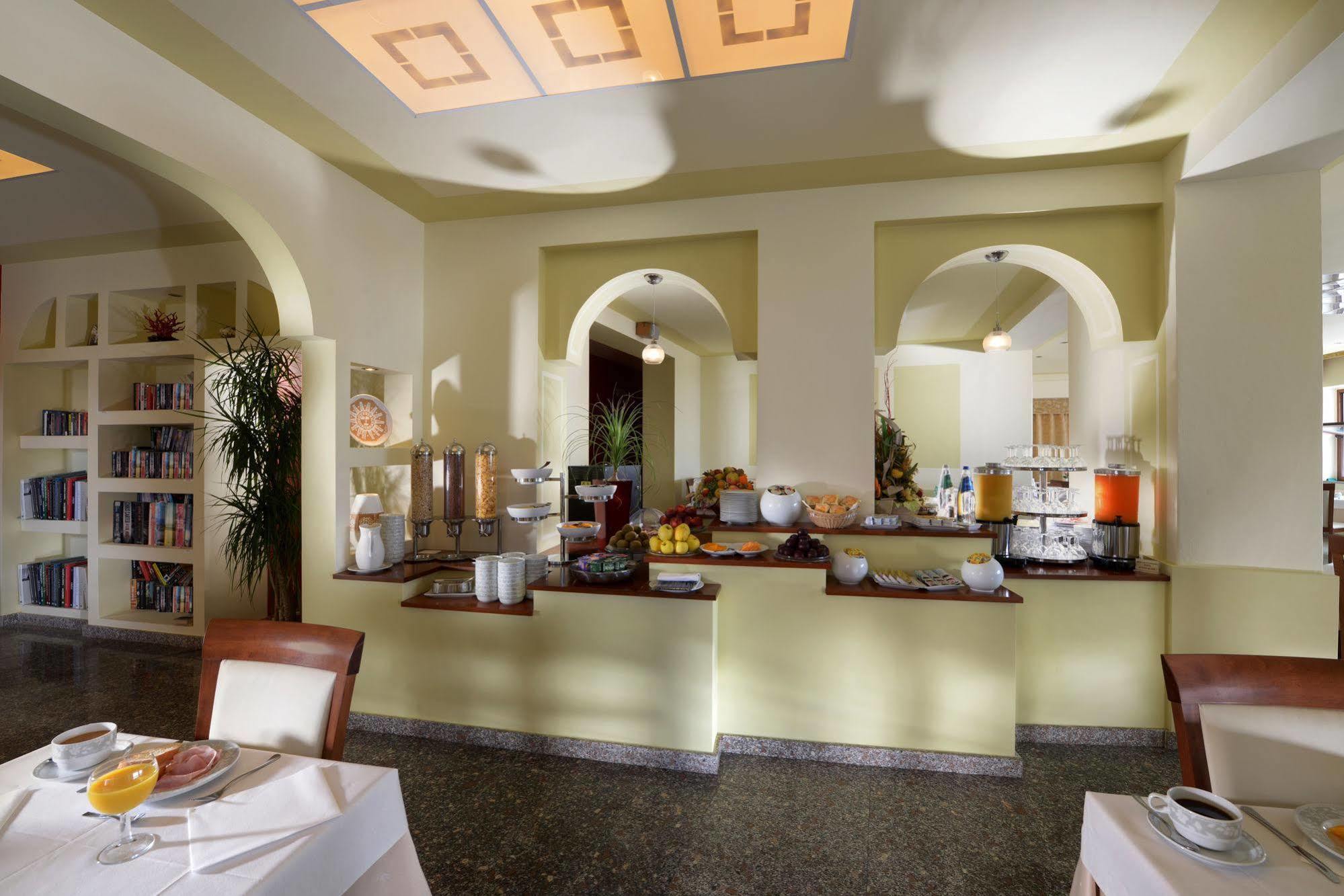 Hotel Corallo Isola Rossa Ngoại thất bức ảnh