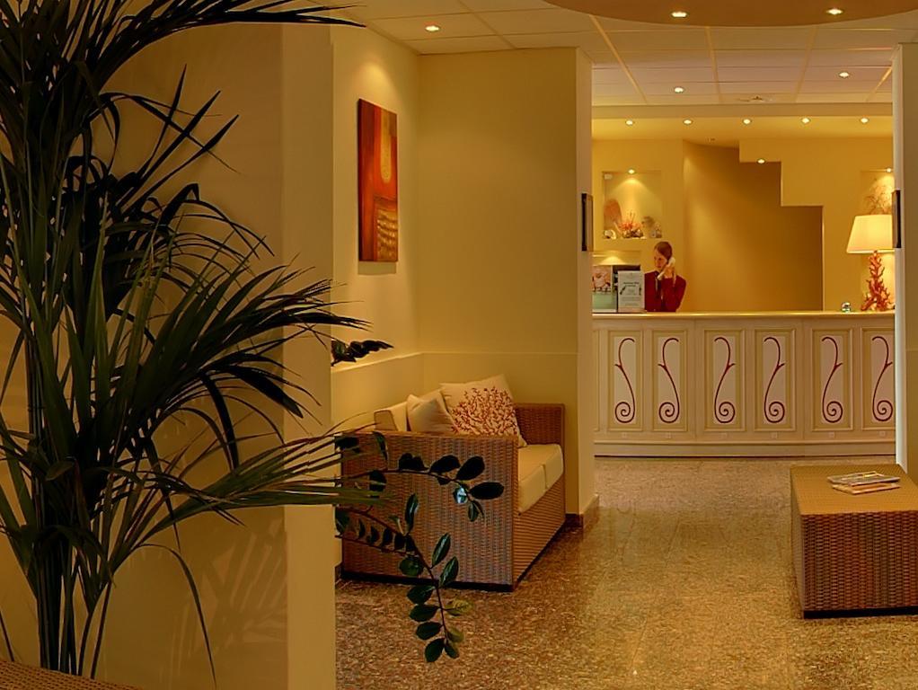 Hotel Corallo Isola Rossa Ngoại thất bức ảnh