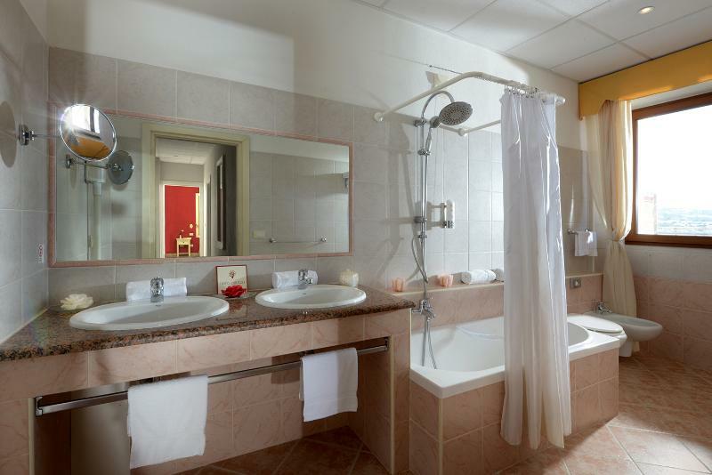 Hotel Corallo Isola Rossa Ngoại thất bức ảnh