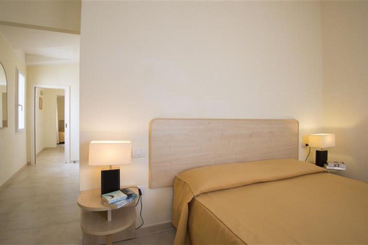 Hotel Corallo Isola Rossa Ngoại thất bức ảnh