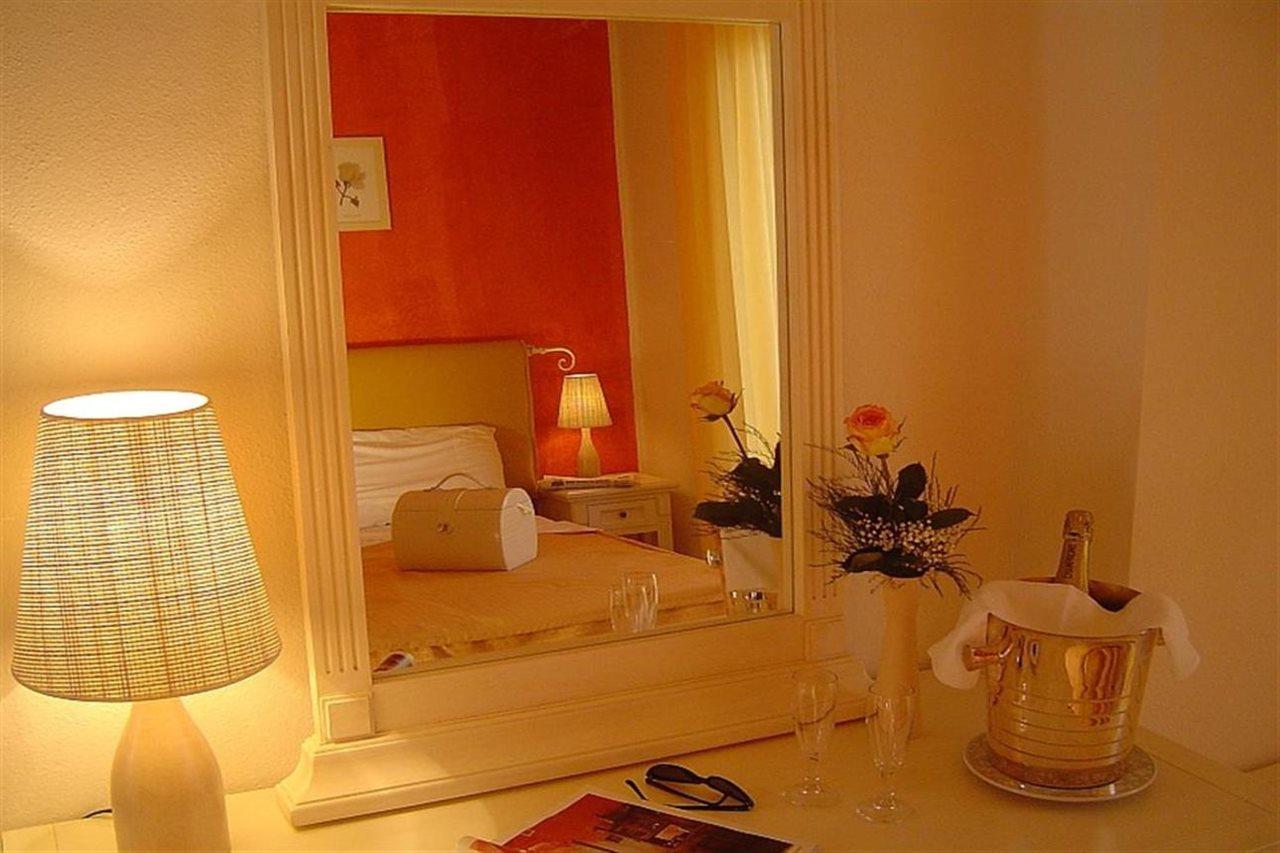 Hotel Corallo Isola Rossa Ngoại thất bức ảnh